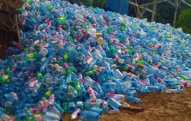 ึคือดีงาม!! Plastic Bottle Village ลดอุณหภูมิภายในบ้านด้วยขวดพลาสติก!! 