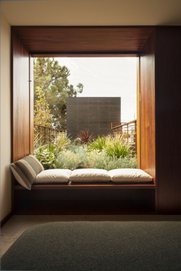 10 ไอเดีย “มุมพักผ่อนริมหน้าต่าง” ใช้พื้นที่ในบ้านให้คุ้มค่าทุกตารางเมตร