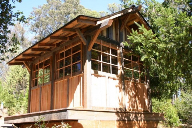 บ้านไม้ทรงกระท่อมหลังเล็ก สำหรับเอาไปประยุกต์ สร้างและใช้งานได้หลายรูปแบบ