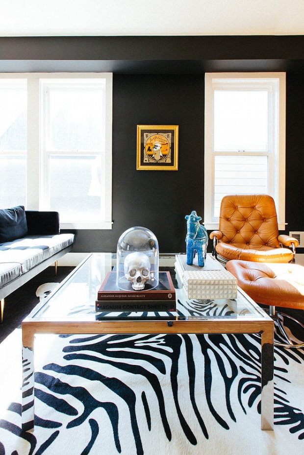 Interior Design : อพาร์ทเมนต์โมเดิร์น สร้างความอบอุ่นด้วยผนังสีดำ