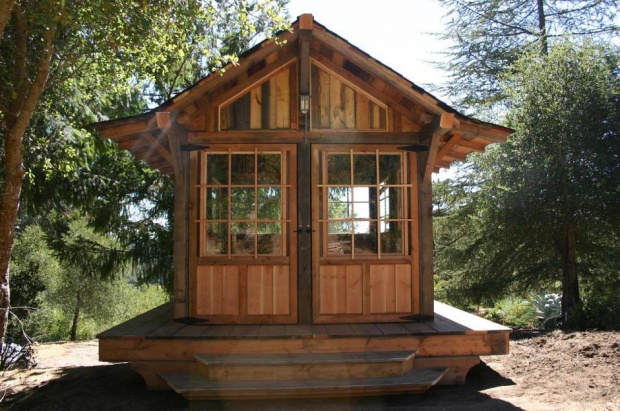 บ้านไม้ทรงกระท่อมหลังเล็ก สำหรับเอาไปประยุกต์ สร้างและใช้งานได้หลายรูปแบบ